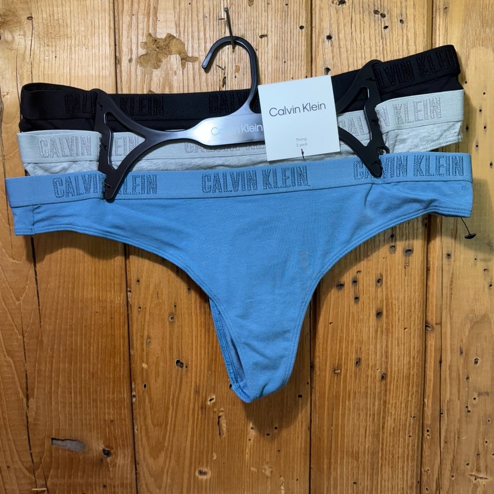 Calvin Klein Women's Carousel Cotton Thongs 3-Pack Panties Multiple Colors
